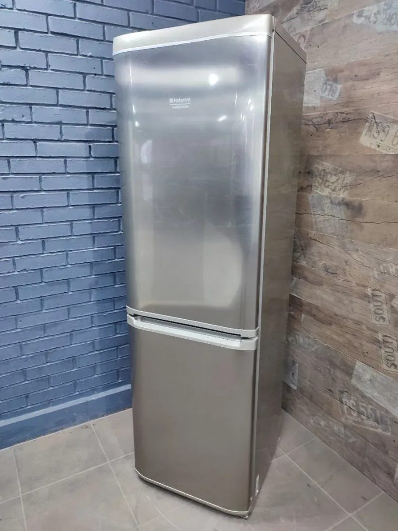 Продається Двокамерний холодильник Indesit st140 — фото 4