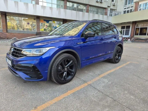 Продаю Volkswagen Tiguan 2021 FL R-Line 2.0 TDI DSG, 4-motion 249 тис. Перший, господар, з салону. ТО - фірмовий сервіс. Без ДТП, стан - ідеал.