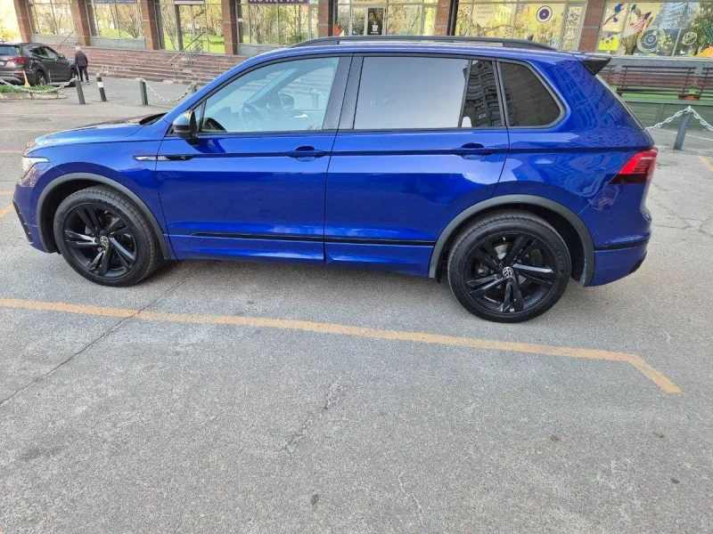 Продаю Volkswagen Tiguan 2021 FL R-Line 2.0 TDI DSG, 4-motion 249 тис. Перший, господар, з салону. ТО - фірмовий сервіс. Без ДТП, стан - ідеал. — фото 2