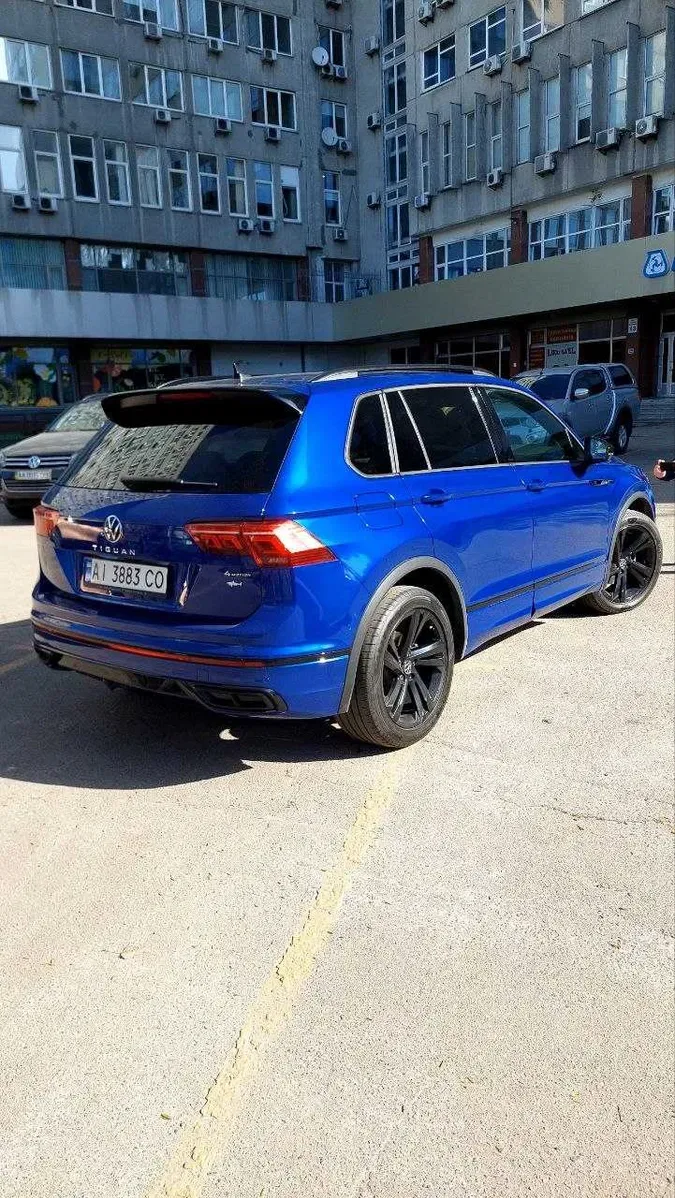 Продаю Volkswagen Tiguan 2021 FL R-Line 2.0 TDI DSG, 4-motion 249 тис. Перший, господар, з салону. ТО - фірмовий сервіс. Без ДТП, стан - ідеал. — фото 3