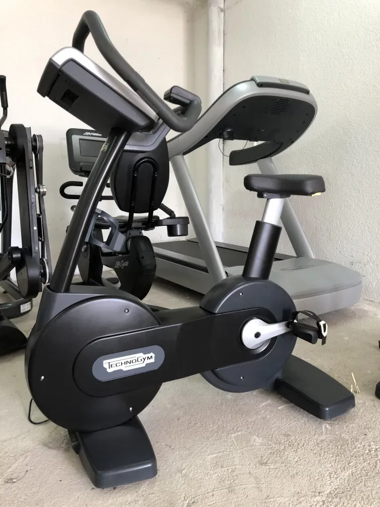 Професійний велотренажер Technogym Excite 700 Unity на гарантії — фото 5