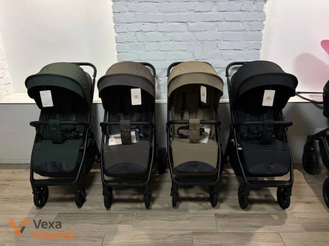 Прогулянкова коляска Carrello Bravo