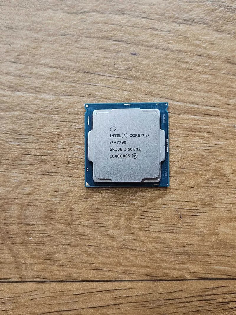 Процессор intel core i7 7700 4 ядра 8 потоков 4.2 Ггц идеал гарантия 1151 сокет 7-е поколение интел