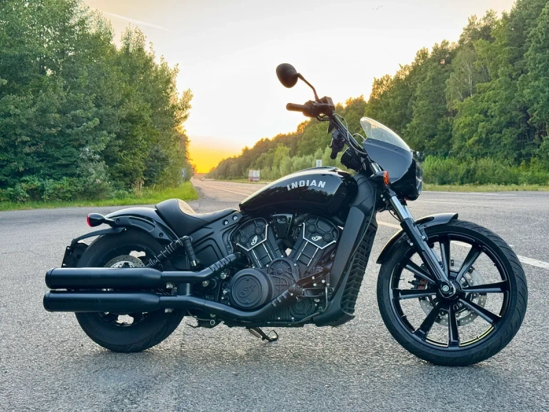 Прямий конкурент Harley-Davidson чудовий мотоцикл Indian Scout Rogue, 2022 рік — фото 2