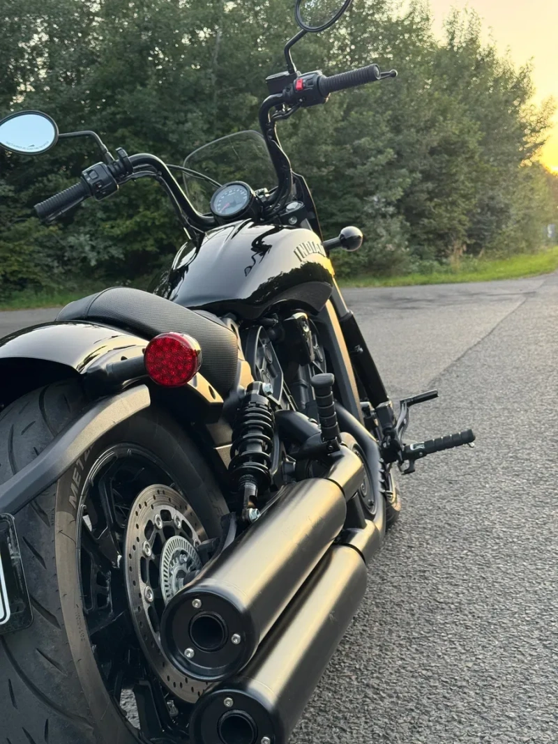 Прямий конкурент Harley-Davidson чудовий мотоцикл Indian Scout Rogue, 2022 рік — фото 8