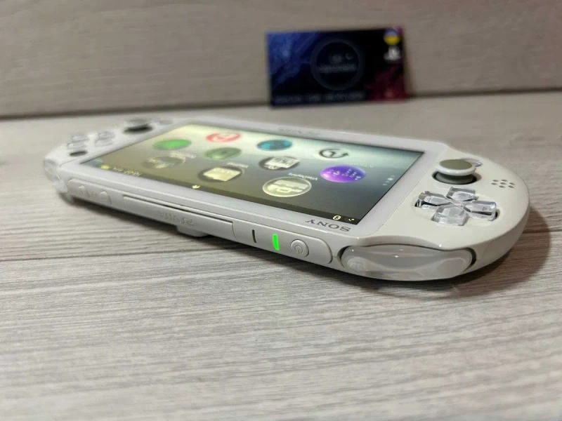 PS vita slim White 2000 32GB + 15 Ігор встановлено  Ідеальний стан — фото 5
