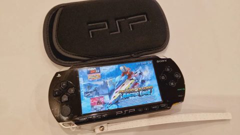 PSP Sony 32гиг 70игр+ чехол!