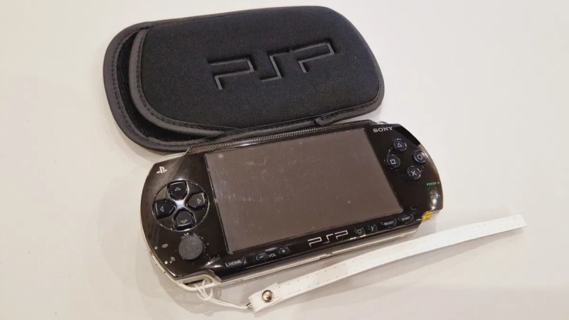 PSP Sony 32гиг 70игр+ чехол! — фото 2
