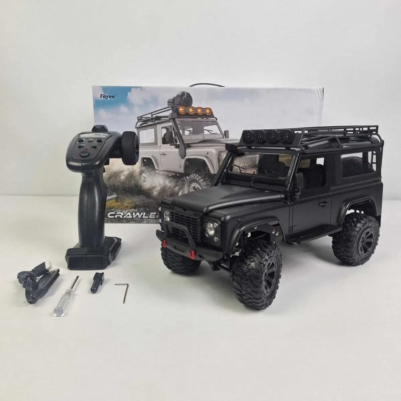 Радіокерована машинка Land Rover Defender на пульті керування, позашляховик на радіокеруванні — фото 4