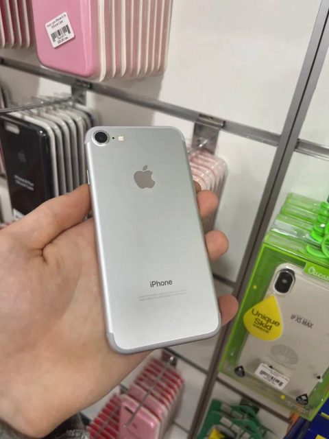 РОЗПРОДАЖ Apple IPhone 7/8 32/64/128 GB (купити/телефон/айфон)