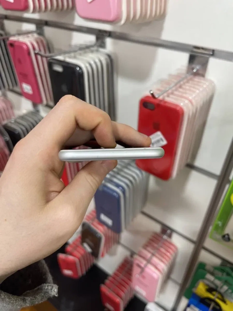 РОЗПРОДАЖ Apple IPhone 7/8 32/64/128 GB (купити/телефон/айфон) — фото 3