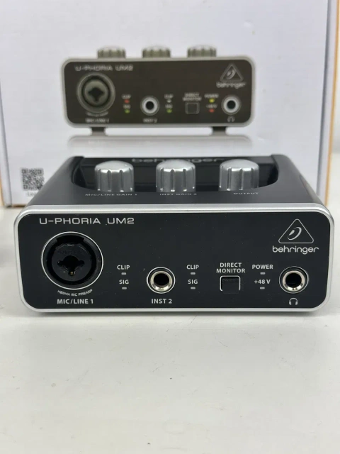 Розпродаж! звукова карта Behringer UM2