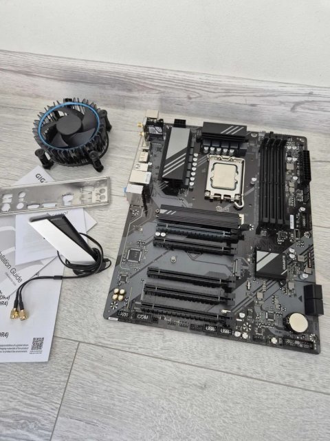 s1700 материнка ATX GigaByte B760 DS3H AX WiFi (DDR5). Trade-in