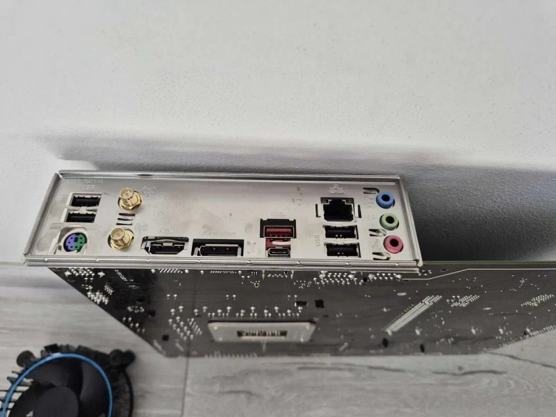 s1700 материнка ATX GigaByte B760 DS3H AX WiFi (DDR5). Trade-in — фото 4