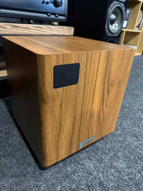 Сабвуфер Acoustic Energy AE 108 Walnut