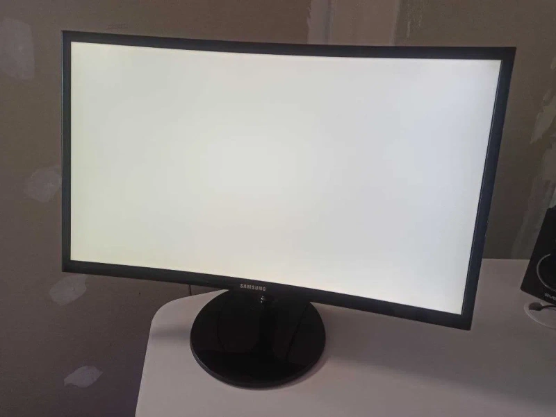 Samsung C24F390FHI 23.5" VA / Full HD / 72Hz / Curved / HDMI — фото 7