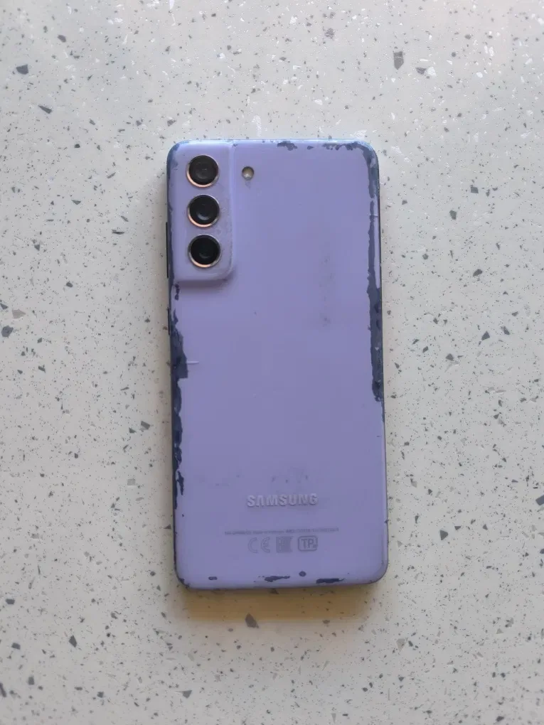 Samsung Galaxy S21 FE 5G — DEMO-версія | Є нюанси — фото 2