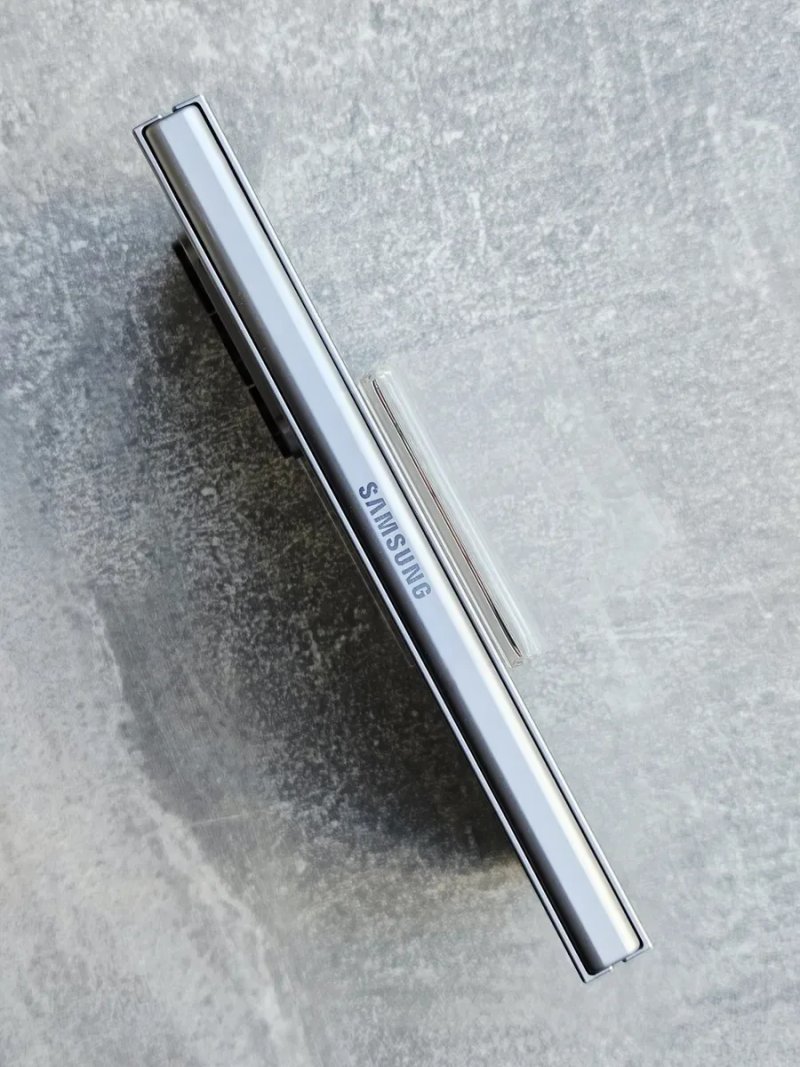 Samsung Galaxy Z FOLD 6 512Gb Silver Shadow. 2 фізичні сім та eSIM. АКБ 100% — фото 2