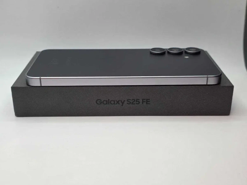 Samsung S25FE 8|128 Європа Новий/Вітринний — фото 3