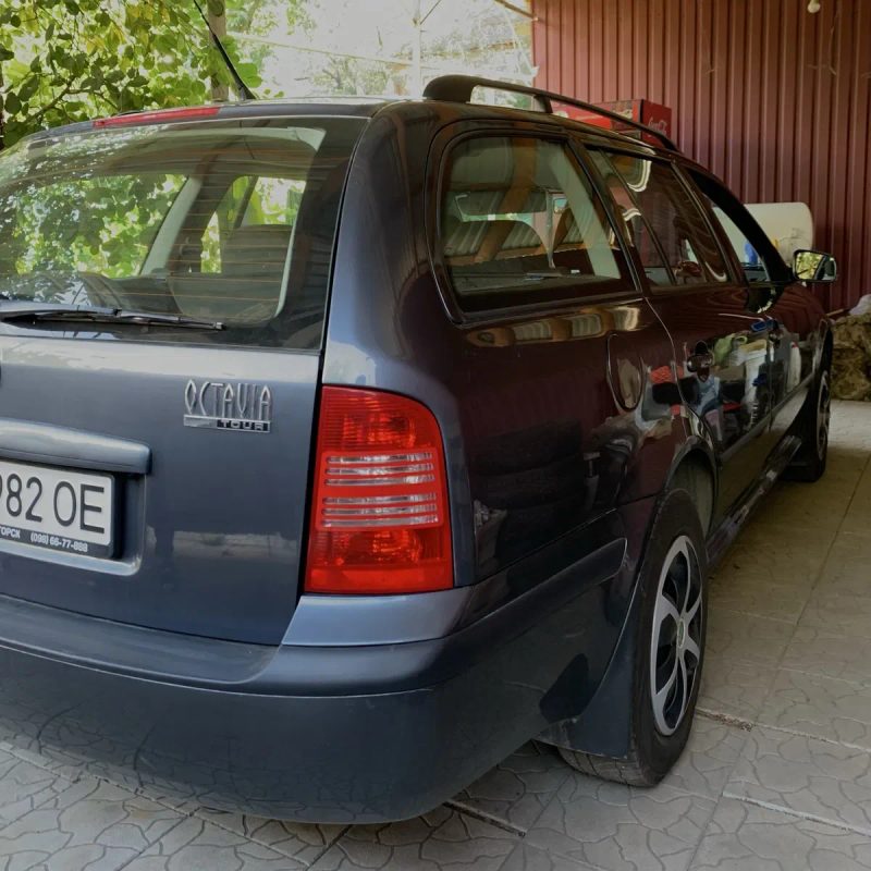 Scoda Octavia Tour A4 в отличном состоянии — фото 4
