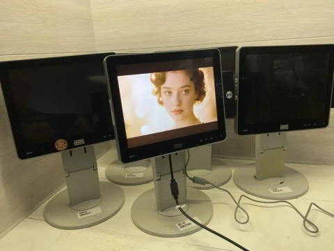 Сенсорний монітор Wincor Nixdorf BA92 XGA PC-Touch з підставкою