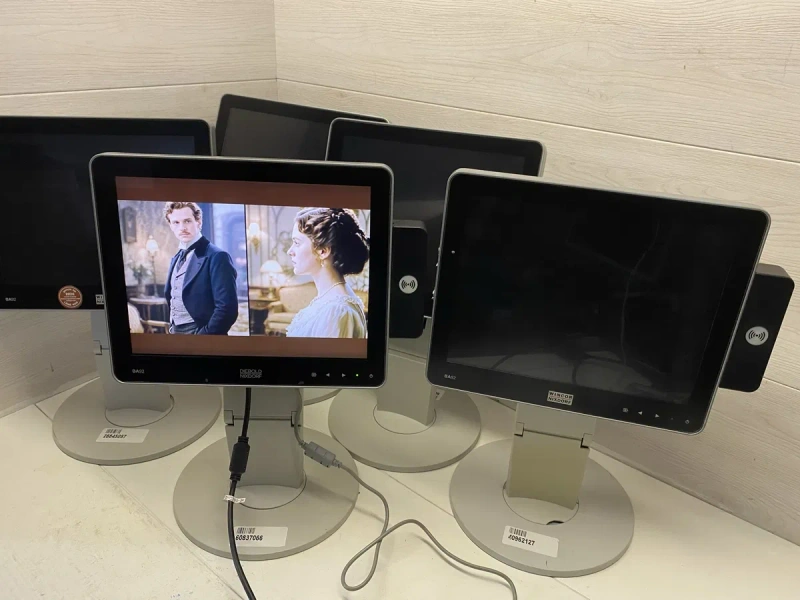 Сенсорний монітор Wincor Nixdorf BA92 XGA PC-Touch з підставкою — фото 8