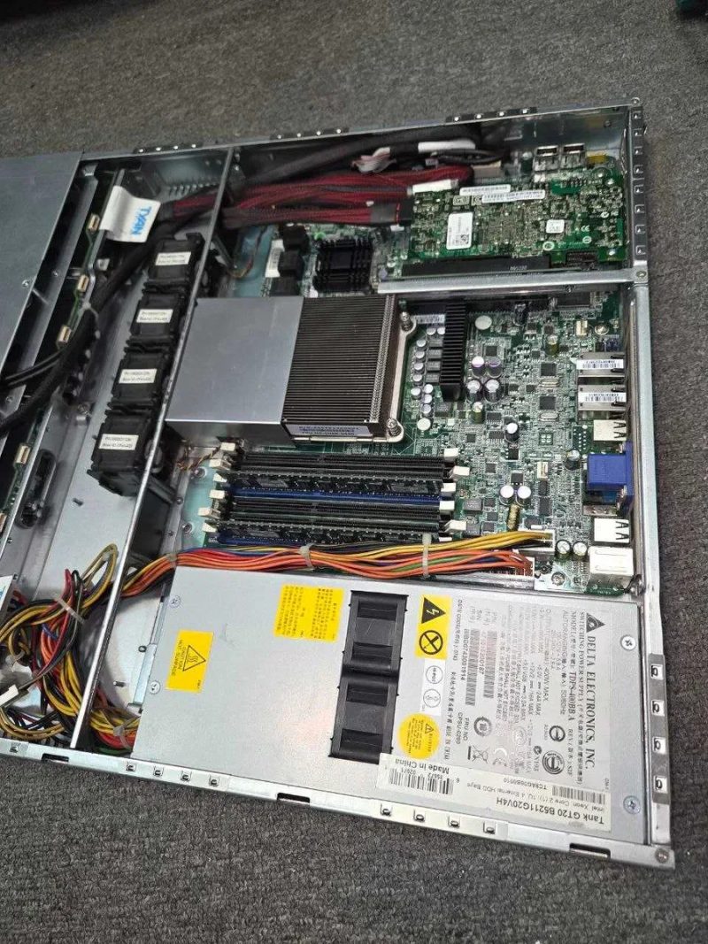 сервер Entry 1U (8потоків, 16Гб ПЗУ); Intel Xeon 3430 Quard-core(2400/8M,S1156); 4*DDR3-1333 4096MB ECC Kingston; Adaptec SAS RAID 640 + рейки в шафу! — фото 2