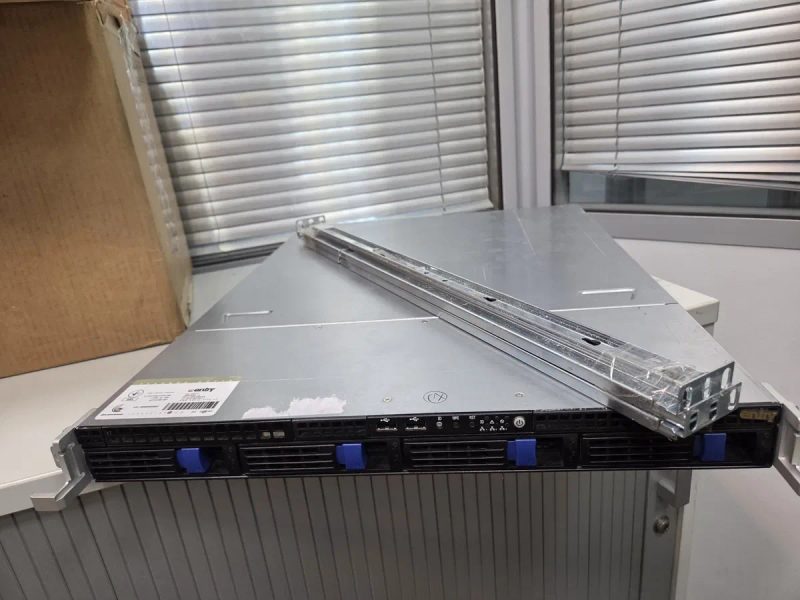 сервер Entry 1U (8потоків, 16Гб ПЗУ); Intel Xeon 3430 Quard-core(2400/8M,S1156); 4*DDR3-1333 4096MB ECC Kingston; Adaptec SAS RAID 640 + рейки в шафу! — фото 8