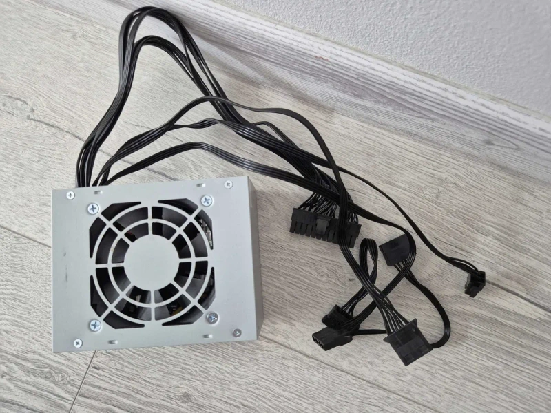 SFX (mini-ITX) блок живлення 300W GAMEMAX в ідеалі! Trade-IN — фото 3
