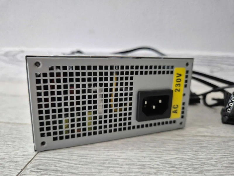 SFX (mini-ITX) блок живлення 300W GAMEMAX в ідеалі! Trade-IN — фото 4