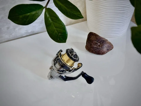 Shimano Vanquish 16 2500HGS — як нова! (JDM)