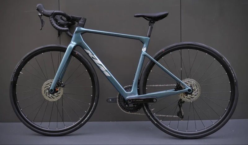 Шосейний велосипед KTM Alto Pro Shimano 105 (2025) — фото 2