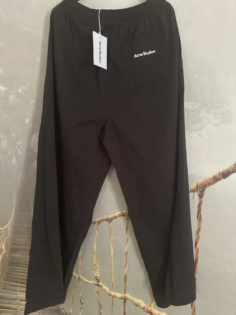 Штаны . Штаны Acne studios .Спортивные штаны.