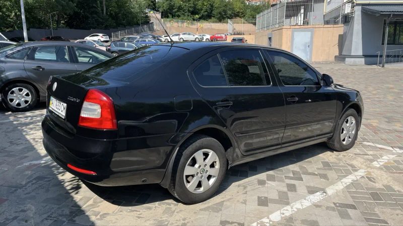 Skoda Octavia 2009 Elegance — фото 2