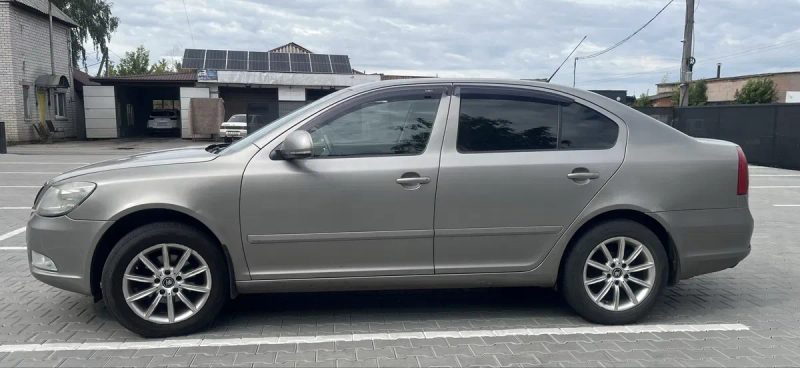 Skoda Octavia 2011 Газ-бензин 1,6МРІ — фото 2
