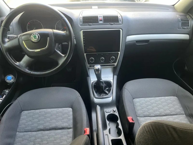 Skoda Octavia 2011 Газ-бензин 1,6МРІ — фото 7