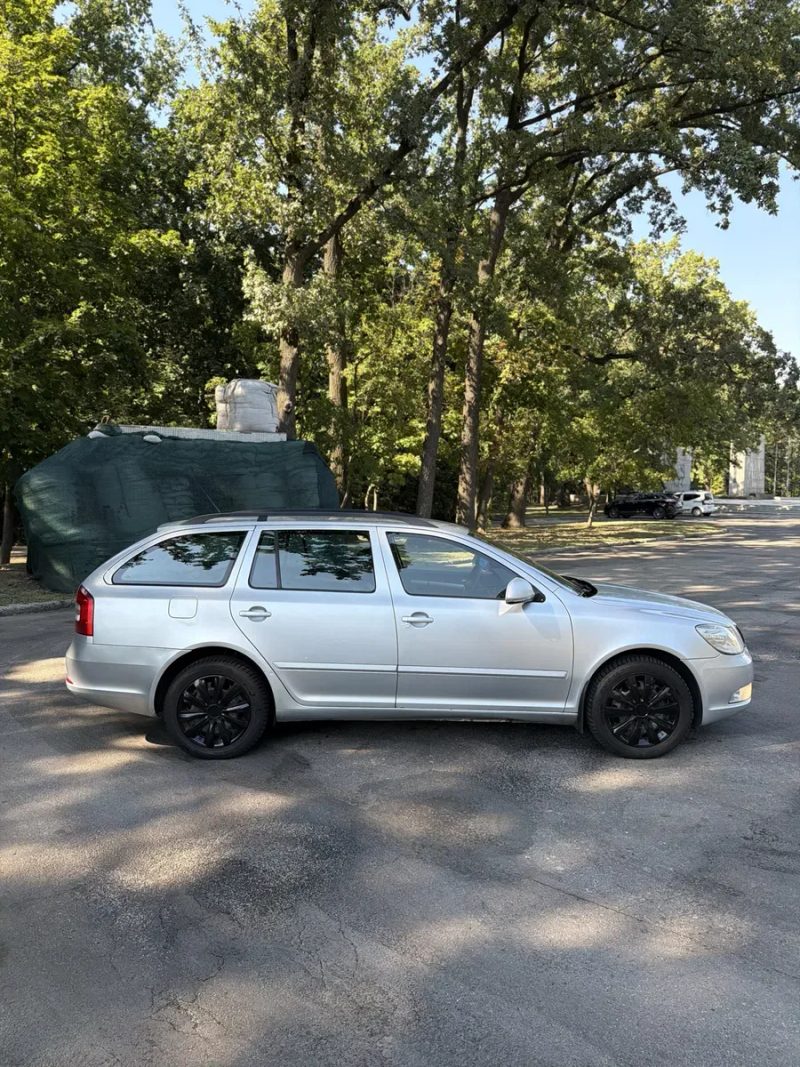 Skoda Octavia 2011 року 1.6 дізель — фото 4