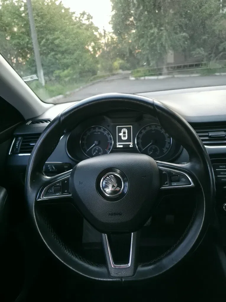 Skoda Octavia A7 дизель АВТОМАТ!В ИДЕАЛЬНОМ Состоянии! — фото 4