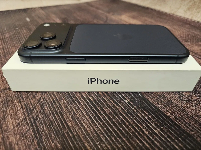 Смартфон Apple iPhone 17 Pro Max 256Gb Deep Blue 100% (31ц) + чохол, гарантія — фото 3