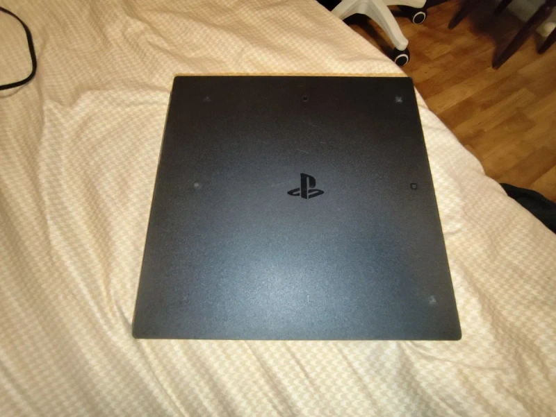 Sony Playstation 4 pro продам — фото 2