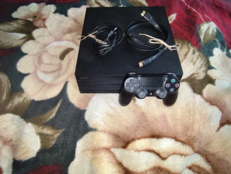 Sony Playstation 4 pro продам — фото 4