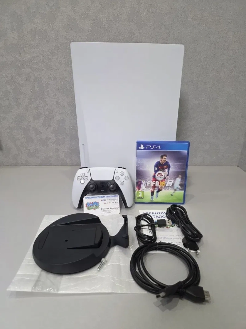 Sony Playstation 5 Ps5 Ps Blu-Ray Blu Ray Edition 825GB SSD 3 Ревізія CFI1208A CFI-1208A Model CFI 1208A + EA Sports Fifa — фото 2