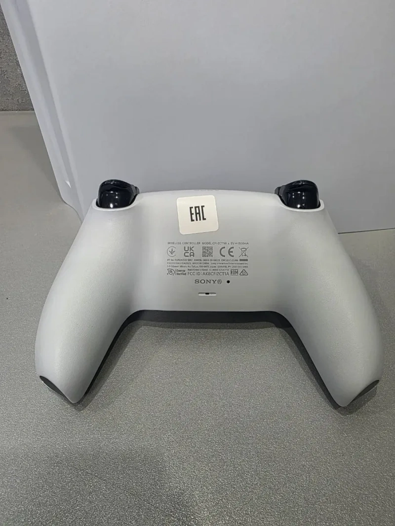 Sony Playstation 5 Ps5 Ps Blu-Ray Blu Ray Edition 825GB SSD 3 Ревізія CFI1208A CFI-1208A Model CFI 1208A + EA Sports Fifa — фото 4
