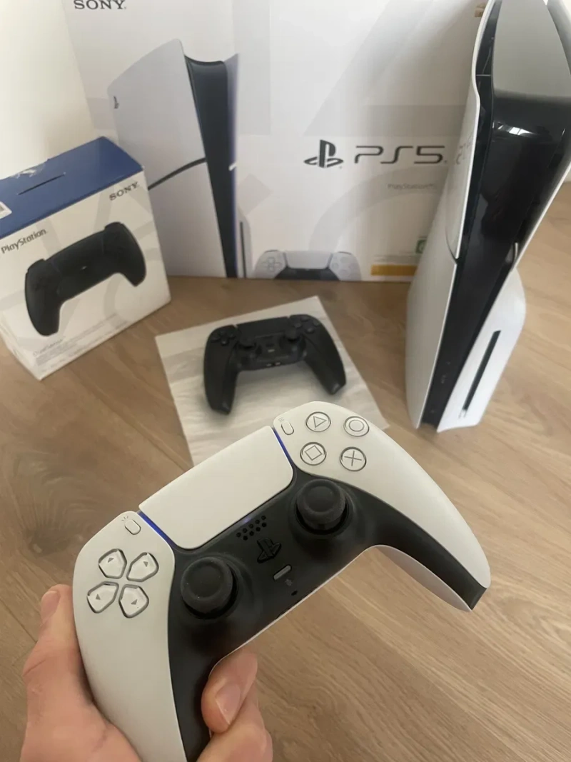 Sony PlayStation 5 з дисководом + 2 джойстики — фото 3