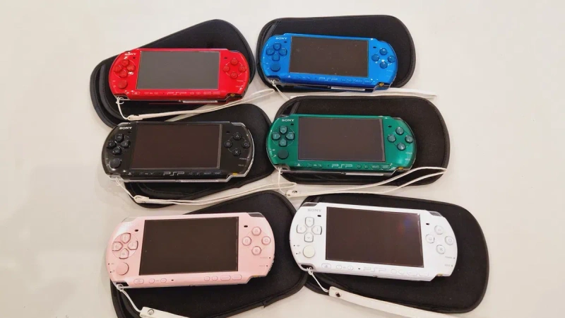 Sony PSP 3000 чёрная 64гиг с играми 135шт! — фото 3
