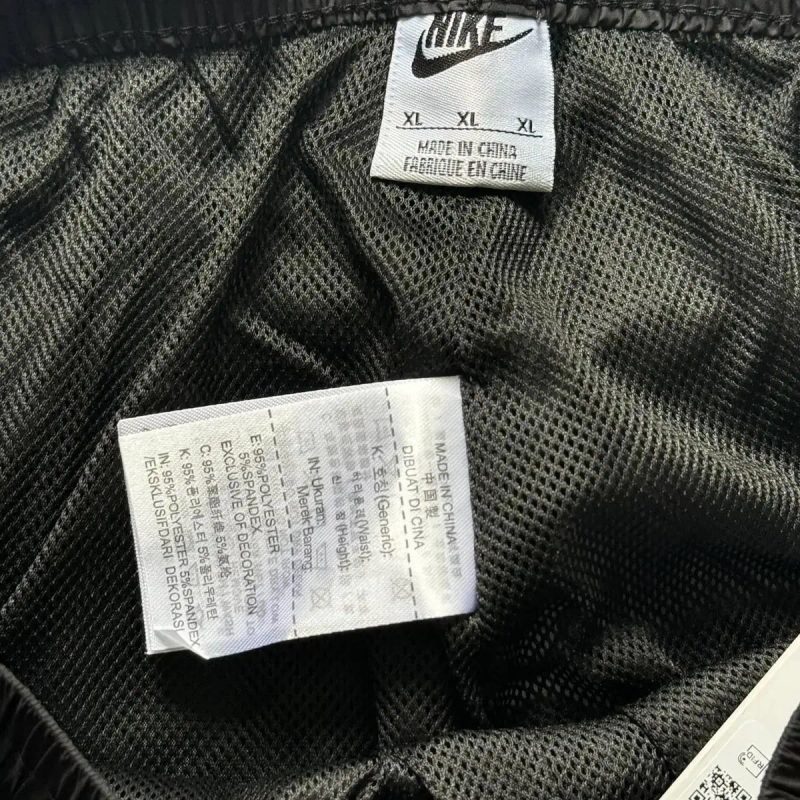 Спортивні штани Nike Club Woven Pants,розмір XL — фото 4
