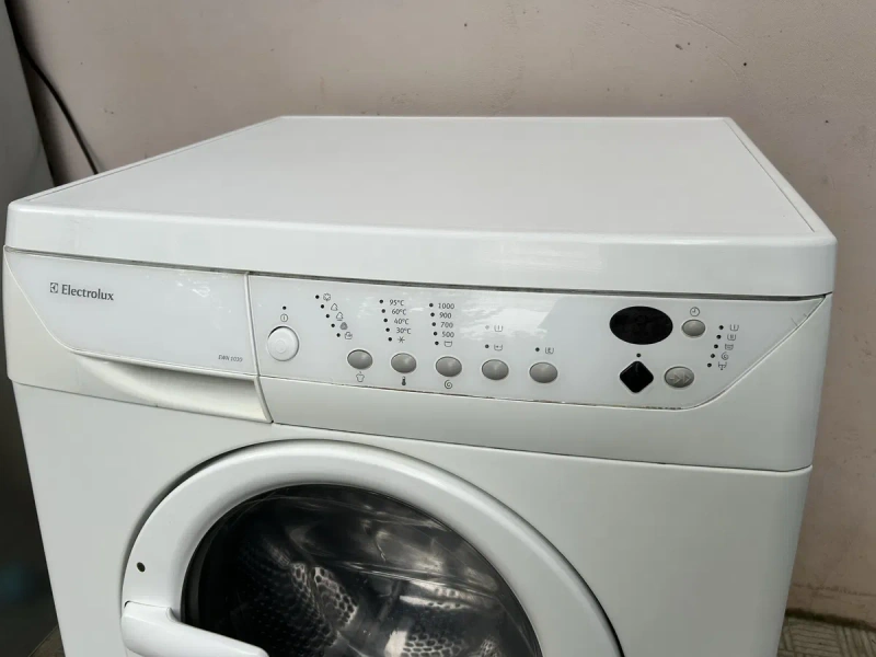 Стиральная машина Electrolux 7 кг.EWN1030.Гарантия! — фото 3