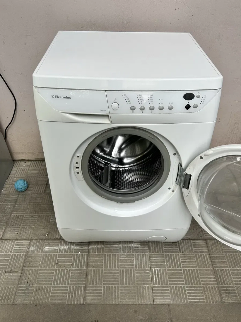 Стиральная машина Electrolux 7 кг.EWN1030.Гарантия! — фото 4