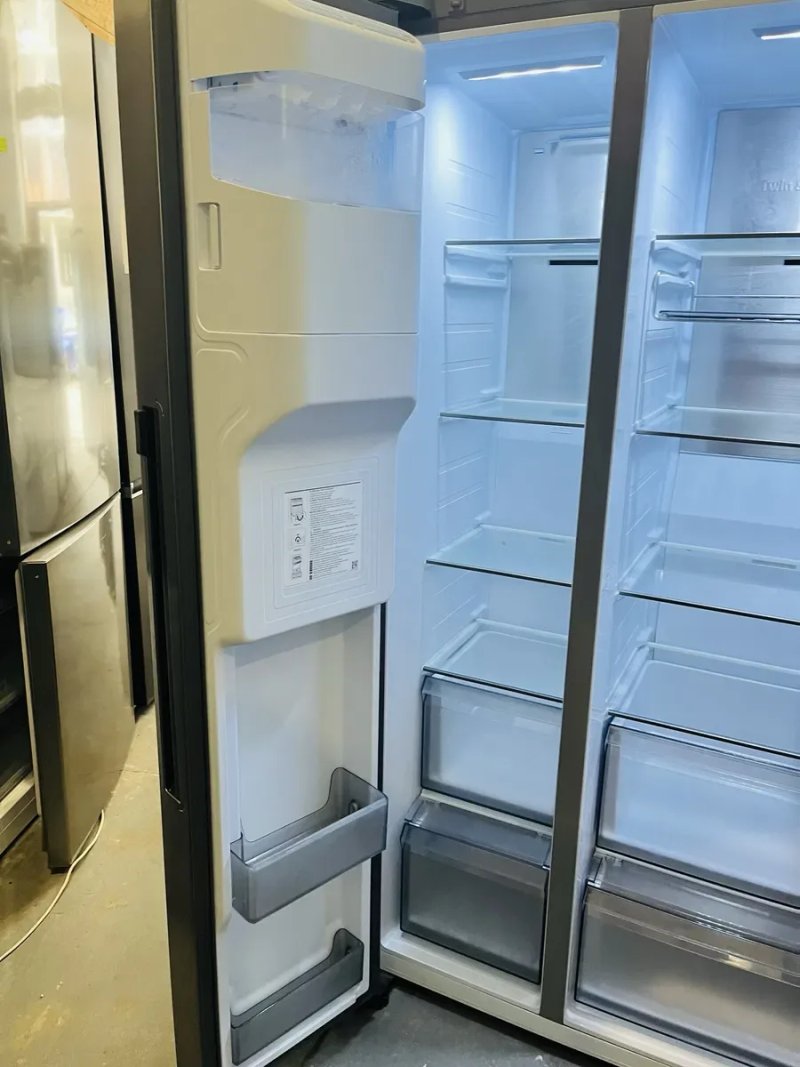 Стоковий холодильник Samsung Side-by-Side — фото 6