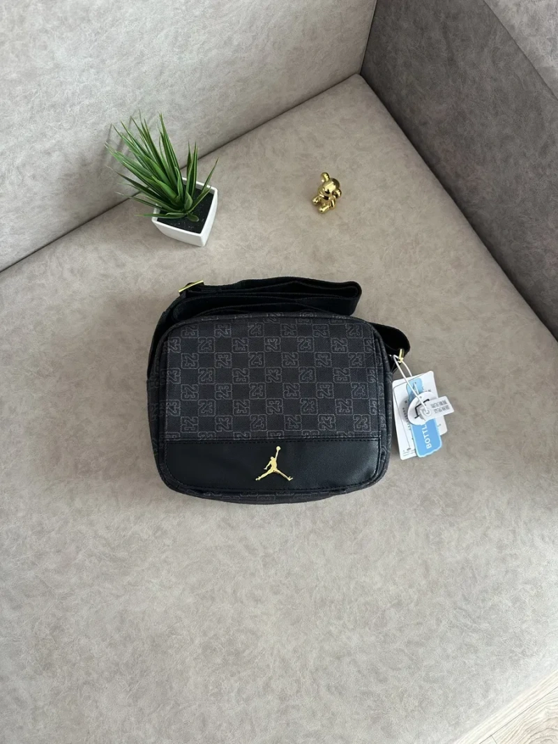 Сумка Air Jordan Monogram Crossbody | Nike, найк, джордан месенджер — фото 3